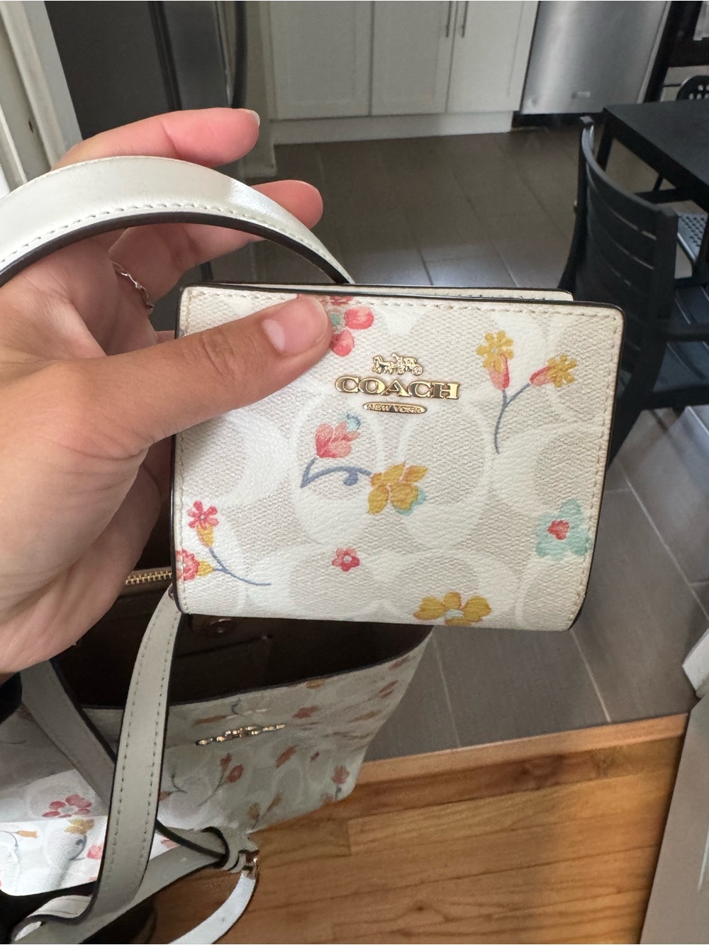 Coach White Floral Mini Shoulder Bag with matching wallet - Picture 8 of 10